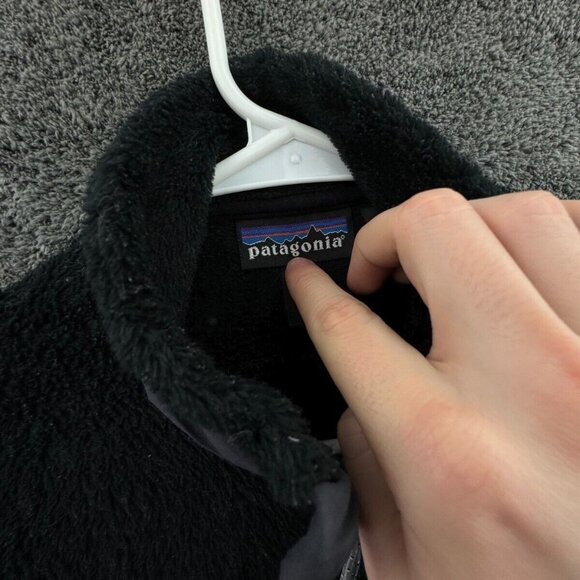 Patagonia Women Jacket Black Full Zip Fuzzy Soft Small USA Made Big Pockets - Picture 13 of 16